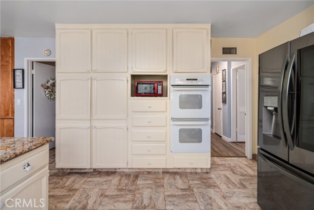 Detail Gallery Image 17 of 51 For 43804 Fenner Ave, Lancaster,  CA 93536 - 5 Beds | 2 Baths