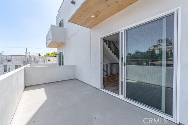 Detail Gallery Image 16 of 61 For 616 N Rampart Bld, Silver Lake Los Angeles,  CA 90026 - 4 Beds | 3/1 Baths