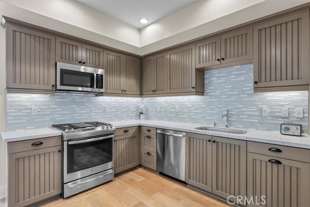 Detail Gallery Image 3 of 21 For 627 Deep Valley Dr #114,  Rolling Hills Estates,  CA 90274 - 1 Beds | 1 Baths