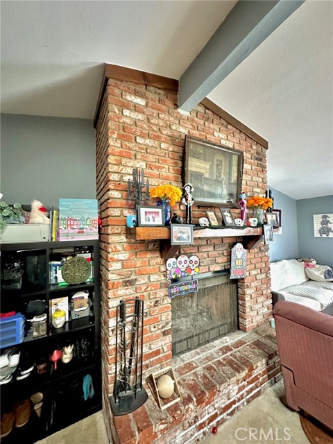 Detail Gallery Image 7 of 17 For 27220 Marchland, Canyon Country,  CA 91351 - 3 Beds | 1/1 Baths