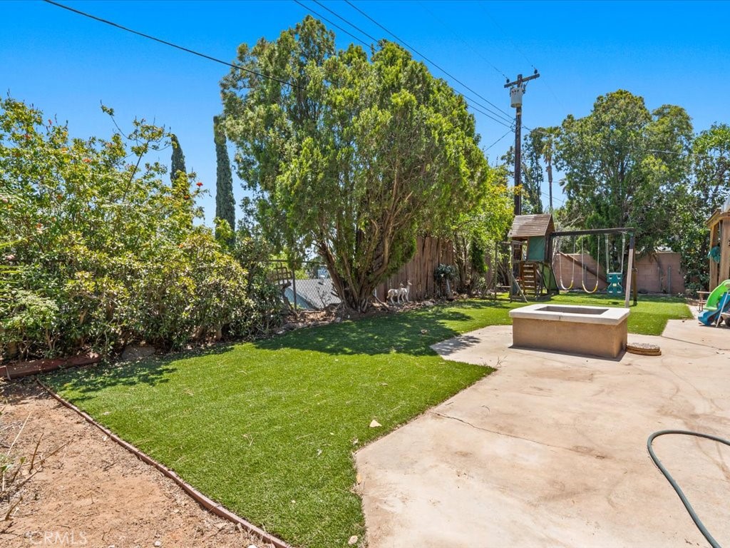 https://media.crmls.org/medias/dde62020-1e15-40ce-9c57-358fc120795e.jpg?preset=X-Large