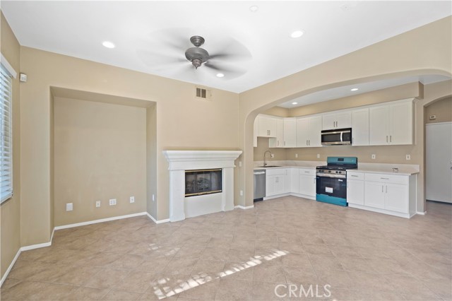 Detail Gallery Image 9 of 42 For 18 Moonstone, Irvine,  CA 92602 - 3 Beds | 2/1 Baths