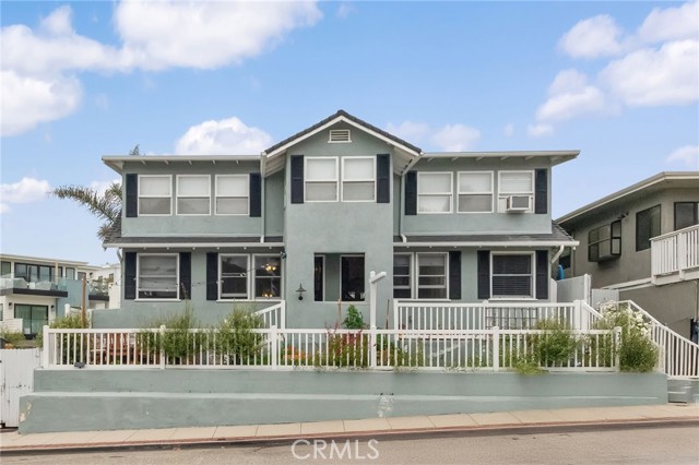 2468 Silverstrand Avenue, Hermosa Beach CA: https://media.crmls.org/medias/dde6459a-ef52-4982-a392-1bb2c6e5934e.jpg