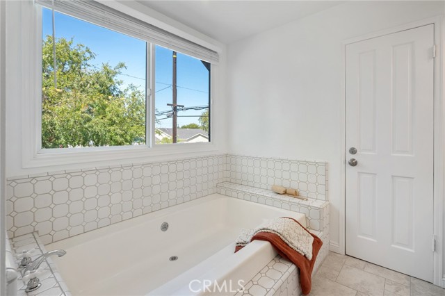1122 Cranbrook Avenue, Torrance CA: https://media.crmls.org/medias/dde675e1-870e-4e26-a54d-8a9d205fc49f.jpg