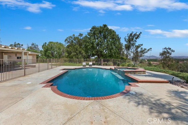 40624 Calle Cancion, Temecula CA: https://media.crmls.org/medias/dde74ec1-5b9e-45b1-8b38-0e0dcf59143a.jpg