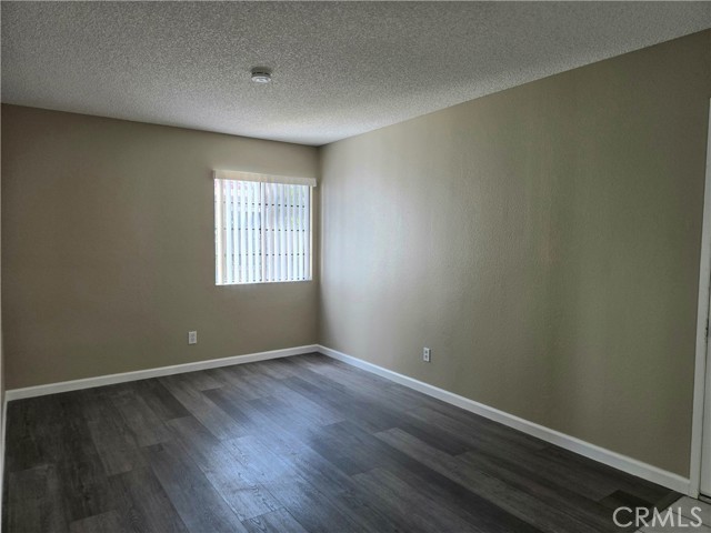 Detail Gallery Image 10 of 21 For 1711 Glenview Dr, Perris,  CA 92571 - 3 Beds | 3 Baths