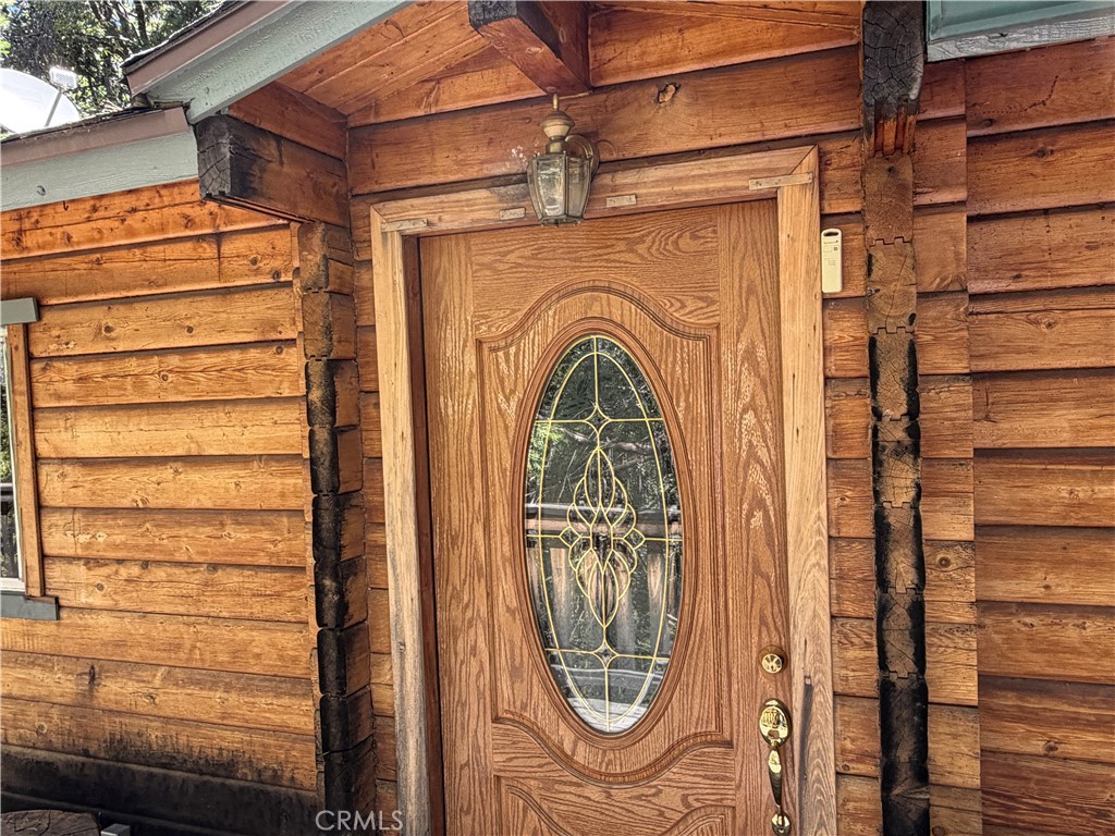 https://media.crmls.org/medias/dde95f8d-b576-4ce8-aff2-cd433d559076.jpg?preset=X-Large