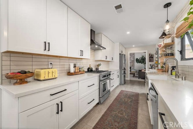 3650 Claremore Avenue, Long Beach CA: https://media.crmls.org/medias/dde98f21-b5d4-4cef-af3a-49e40fe1a9d3.jpg
