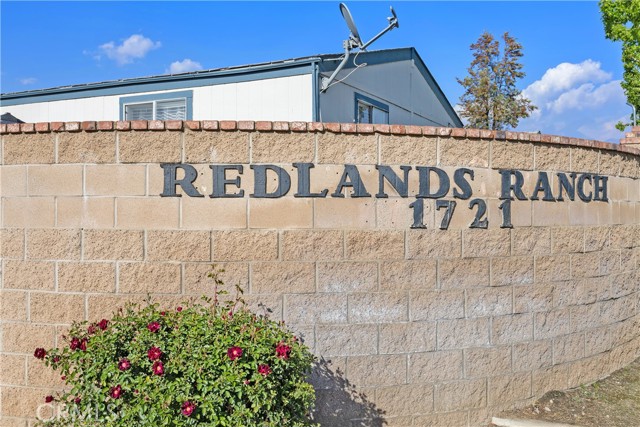 1721 E Colton Avenue, Redlands CA: https://media.crmls.org/medias/ddebf815-66ac-4c6d-ae5a-08ffc5aac1fc.jpg