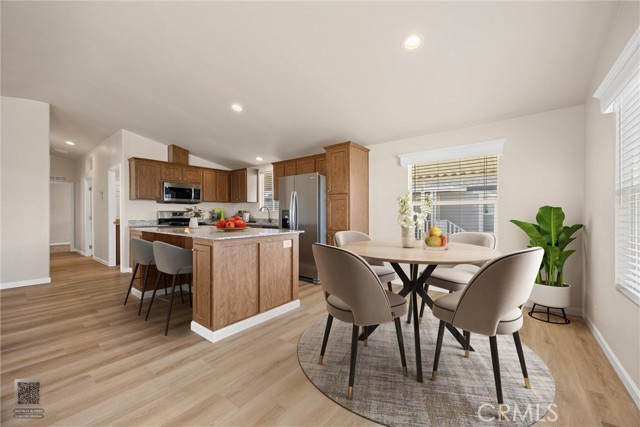 Detail Gallery Image 8 of 36 For 256 Mary Kay Ln, Bakersfield,  CA 93308 - 3 Beds | 2 Baths