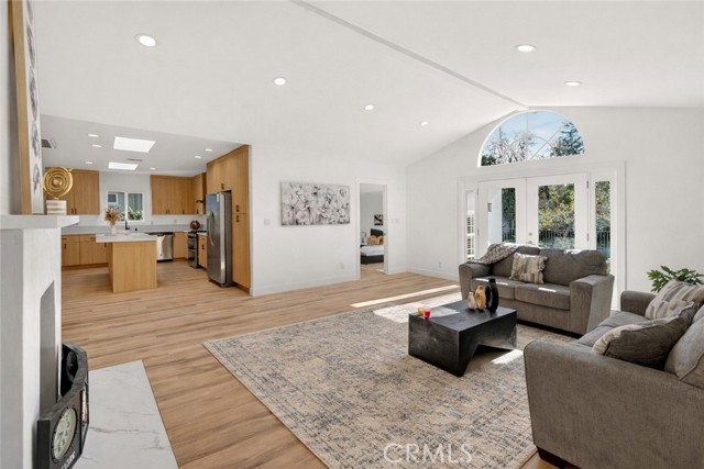 Detail Gallery Image 6 of 30 For 11814 Hesby St, Valley Village,  CA 91606 - 4 Beds | 2 Baths