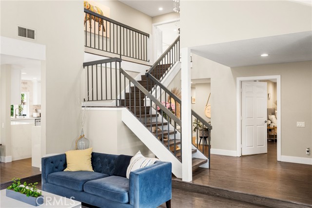Detail Gallery Image 14 of 75 For 342 S Silverbrook Dr., Anaheim Hills,  CA 92807 - 5 Beds | 4 Baths