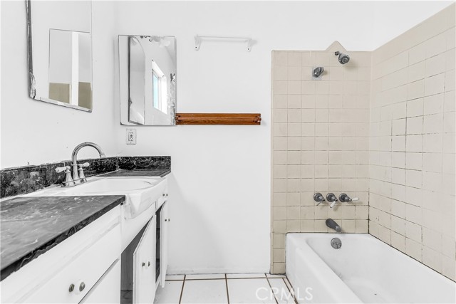 Detail Gallery Image 19 of 25 For 8848 Gerald Ave, North Hills,  CA 91343 - 4 Beds | 2 Baths