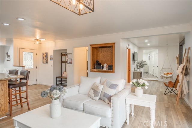 188 S Finch Drive, Big Bear Lake CA: https://media.crmls.org/medias/ddeea087-205e-4193-a27c-becc4e981d10.jpg