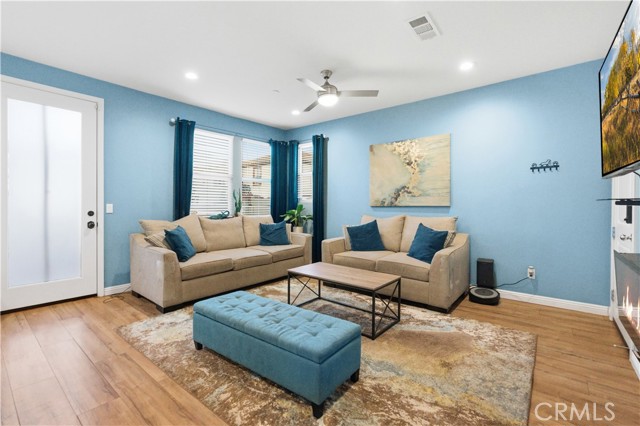 Detail Gallery Image 11 of 57 For 4196 Camino Campana, Oceanside,  CA 92057 - 3 Beds | 2/1 Baths