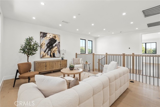Detail Gallery Image 36 of 51 For 5258 Lemona Ave, Sherman Oaks,  CA 91411 - 4 Beds | 5 Baths