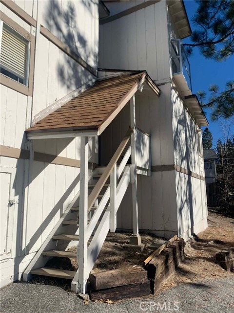 Detail Gallery Image 3 of 6 For 32490 Scandia Dr, Running Springs,  CA 92382 - 3 Beds | 3 Baths