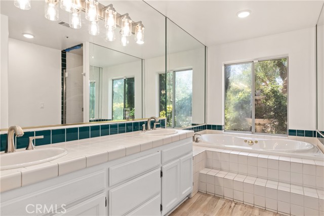 35356 Sierra Vista Drive, Agua Dulce CA: https://media.crmls.org/medias/ddf197cc-27b3-4c5f-a7a1-d781d924ae9f.jpg