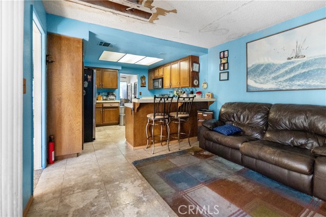 Detail Gallery Image 9 of 23 For 9024 Willis, Panorama City,  CA 91402 - 2 Beds | 2/1 Baths