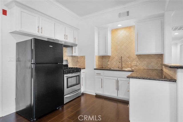 540 E Angeleno Avenue, Burbank CA: https://media.crmls.org/medias/ddf2a140-4982-4ae9-b7f1-72c33bfbea5a.jpg