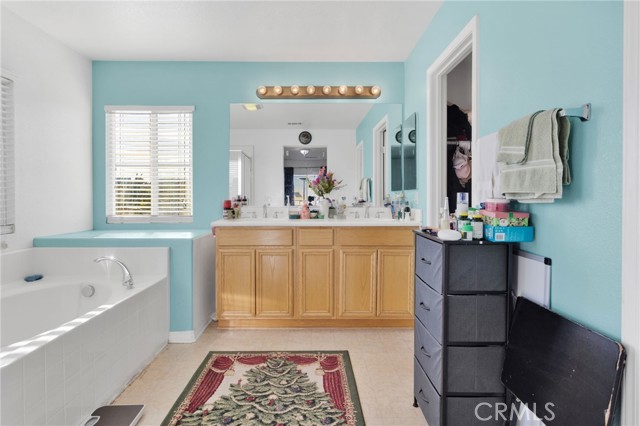 Detail Gallery Image 23 of 28 For 13816 Grant, Oak Hills,  CA 92344 - 4 Beds | 3 Baths