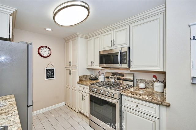 Detail Gallery Image 13 of 39 For 1207 N Kraemer Bld #4,  Placentia,  CA 92870 - 2 Beds | 1 Baths