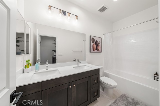 Detail Gallery Image 26 of 34 For 329 N Standard, Santa Ana,  CA 92701 - 4 Beds | 3/1 Baths