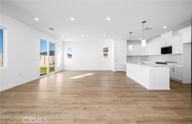 5564 Gem Court, Lancaster CA: https://media.crmls.org/medias/ddf3a01d-a2be-49ea-b0f8-89275af6ae44.jpg