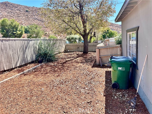 Detail Gallery Image 13 of 66 For 32090 Ranch Rd, Homeland,  CA 92548 - 5 Beds | 2 Baths