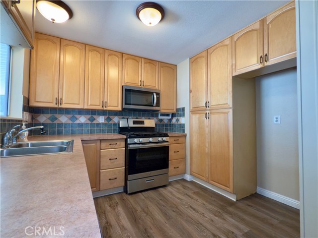 Detail Gallery Image 8 of 21 For 7497 Arroyo Vista Ave, Rancho Cucamonga,  CA 91730 - 3 Beds | 2 Baths