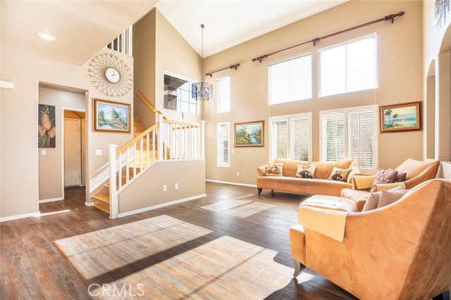 28741 Park Woodland Place, Saugus CA: https://media.crmls.org/medias/ddf5de3a-8e0e-46d7-8b08-86e776c2a58c.jpg