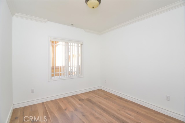 Detail Gallery Image 21 of 28 For 11911 Mayfield Ave #102,  Los Angeles,  CA 90049 - 3 Beds | 2/1 Baths