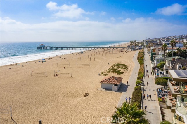 716 The Strand, Manhattan Beach CA: https://media.crmls.org/medias/ddf6c373-0bd1-4589-8b8e-304084a0fa52.jpg
