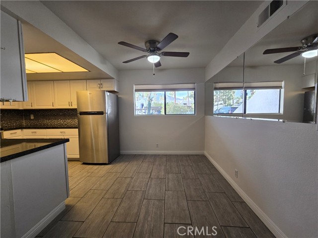 Detail Gallery Image 5 of 27 For 5301 E Waverly Dr #195,  Palm Springs,  CA 92264 - 2 Beds | 2 Baths