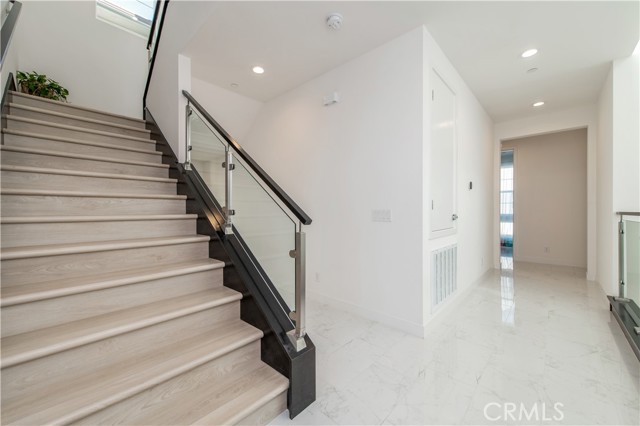 Detail Gallery Image 18 of 39 For 131 Reyes Alley, Lake Forest,  CA 92630 - 5 Beds | 4 Baths