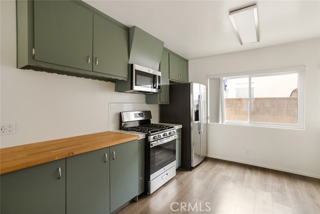 Detail Gallery Image 7 of 19 For 740 W 27th St #2,  San Pedro,  CA 90731 - 2 Beds | 1 Baths