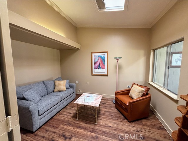 1543 Merion Way, Seal Beach CA: https://media.crmls.org/medias/ddf937d5-a974-43a9-a456-df33db6f8c36.jpg
