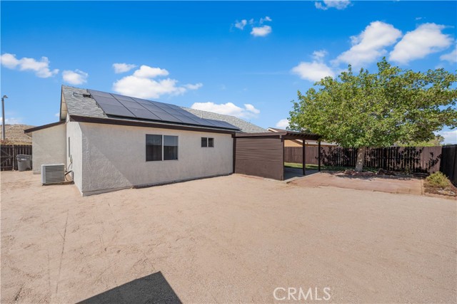 1472 Bedford Avenue, Rosamond CA: https://media.crmls.org/medias/ddf959ae-1560-48b0-ac79-caad73db41dc.jpg
