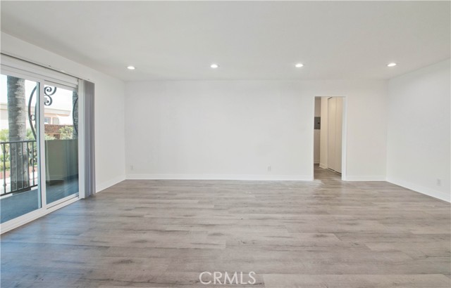 5415 Newcastle Avenue, Encino CA: https://media.crmls.org/medias/ddfa9921-d697-4cc2-a575-eaa48c739695.jpg