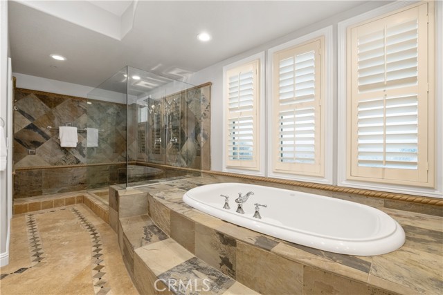 1 Running Brook Drive, Coto de Caza CA: https://media.crmls.org/medias/ddfb0060-3697-460a-b9c8-422e76f9287f.jpg