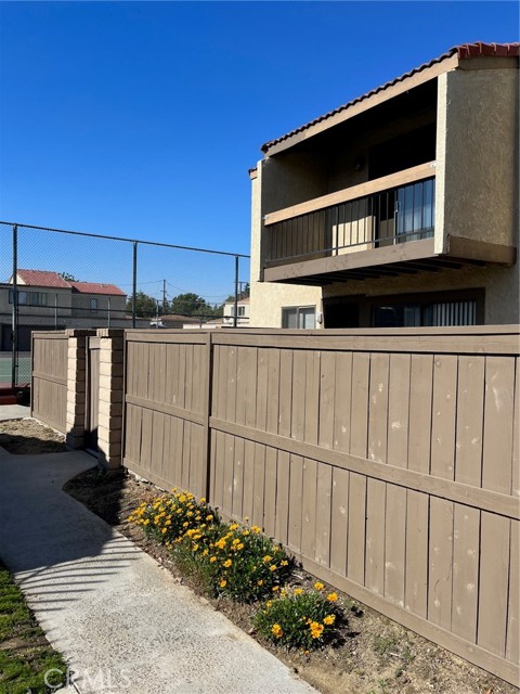 Detail Gallery Image 21 of 26 For 9250 Citrus Ave. #E,  Fontana,  CA 92335 - 2 Beds | 2 Baths