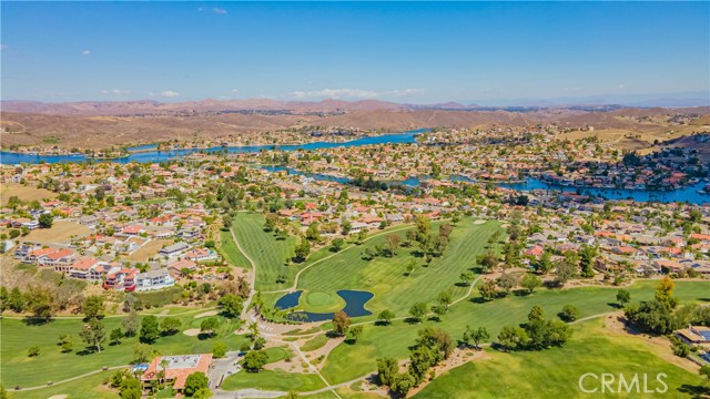 30186 Yellow Feather Drive, Canyon Lake CA: https://media.crmls.org/medias/ddfcf94f-05d5-4aee-b31e-6a53fe7e2602.jpg