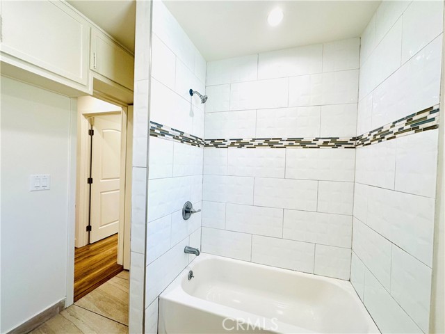 Detail Gallery Image 21 of 21 For 11104 Oxnard St, North Hollywood,  CA 91606 - 4 Beds | 3 Baths