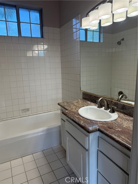 Detail Gallery Image 38 of 60 For 5224 Woodlake, Woodland Hills,  CA 91367 - 4 Beds | 3/1 Baths