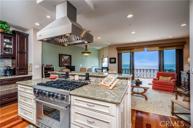1724 Esplanade, Redondo Beach, California 90277, 3 Bedrooms Bedrooms, ,1 BathroomBathrooms,Residential,Sold,Esplanade,SB21185823