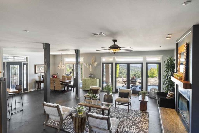 Detail Gallery Image 5 of 52 For 19401 Oakie Doakie, Trabuco Canyon,  CA 92679 - 3 Beds | 2 Baths