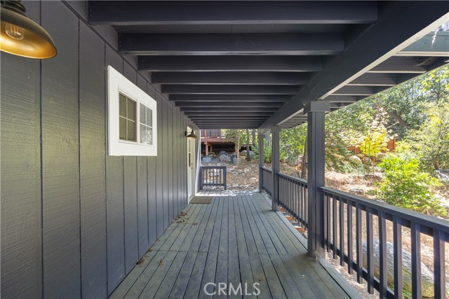 28833 Manitoba Drive, Lake Arrowhead CA: https://media.crmls.org/medias/ddff4b85-2de4-4cb9-a4ac-cd7a6638a75c.jpg