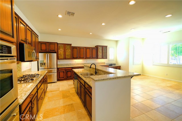 Detail Gallery Image 13 of 41 For 1791 Hannon, Cherry Valley,  CA 92223 - 4 Beds | 3/1 Baths