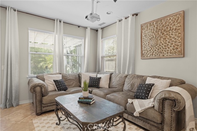 27123 Coral Bells Way, Murrieta CA: https://media.crmls.org/medias/ddffd8c0-4d4f-44e4-88d1-0dc925418eed.jpg