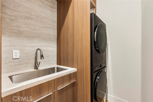 17827 Miranda Street, Encino CA: https://media.crmls.org/medias/ddffea59-e786-4c2a-80fc-5f96b9141a04.jpg